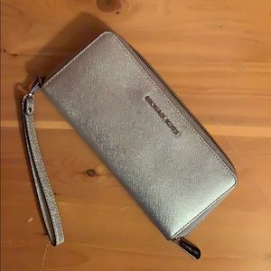 Michael Kors wristlet wallet